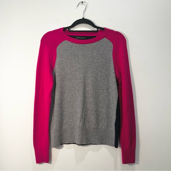 Banana Republic Extra Fine Merino Wool Crew Neck Rib Knit Sweater Gray Pink Navy - Picture 3 of 10
